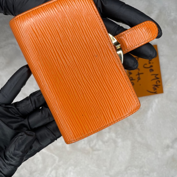 LOUIS VUITTON EPI KISSLOCK WALLET ORANGE - Picture 5 of 8